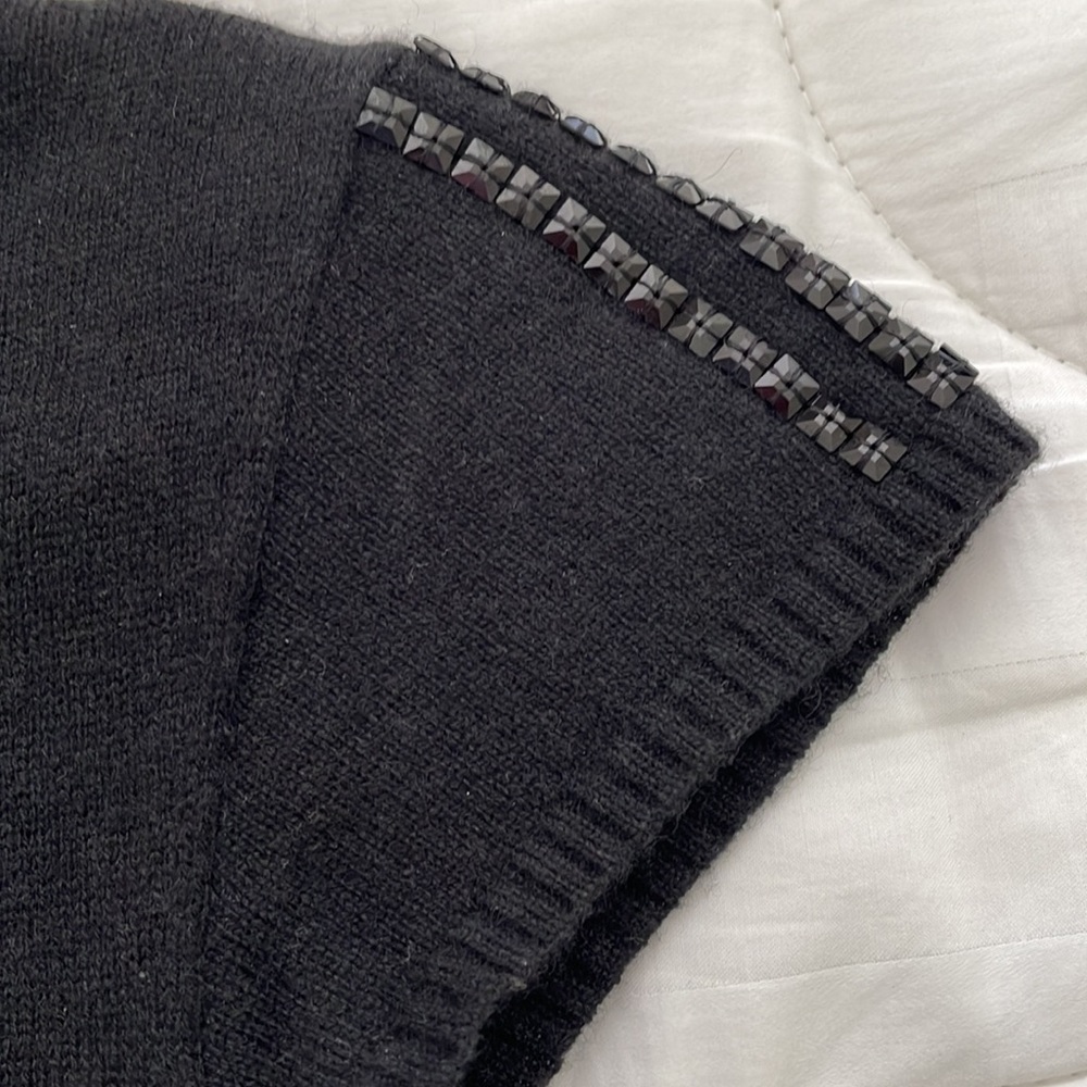 IISLI 100% black cashmere sleeveless sweater/ vest with beading. Size m - Picture 4 of 5